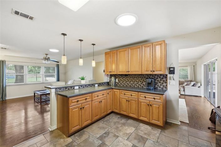 Image No.12-4 Bed House for sale