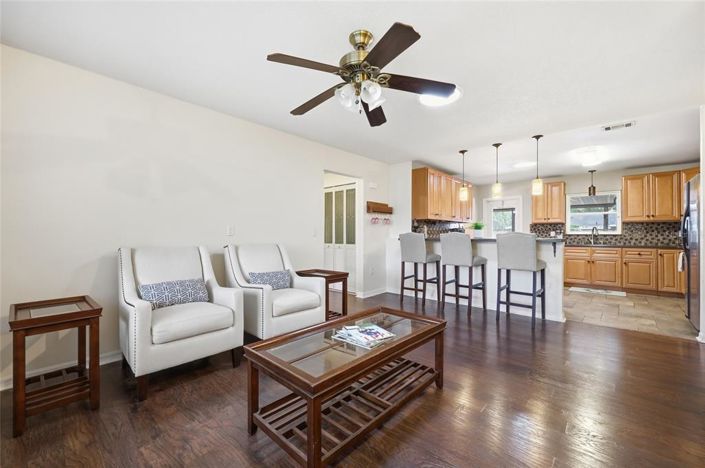 Image No.13-4 Bed House for sale