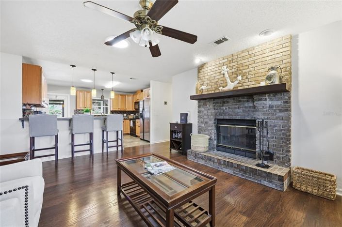 Image No.15-4 Bed House for sale