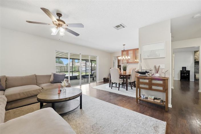 Image No.18-4 Bed House for sale