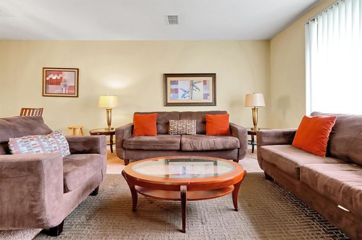 Image No.17-3 Bed Townhouse for sale