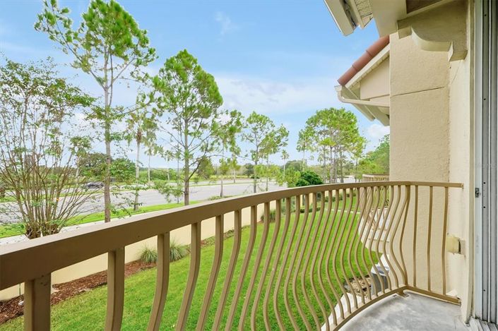 Image No.20-3 Bed Townhouse for sale