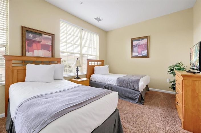 Image No.26-3 Bed Townhouse for sale