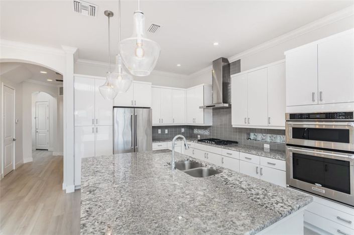 Image No.10-6 Bed House for sale