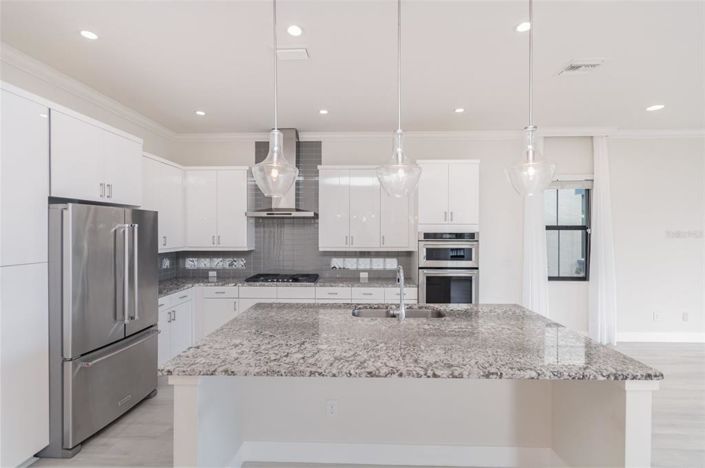 Image No.11-6 Bed House for sale