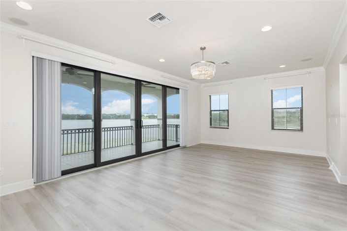 Image No.17-6 Bed House for sale