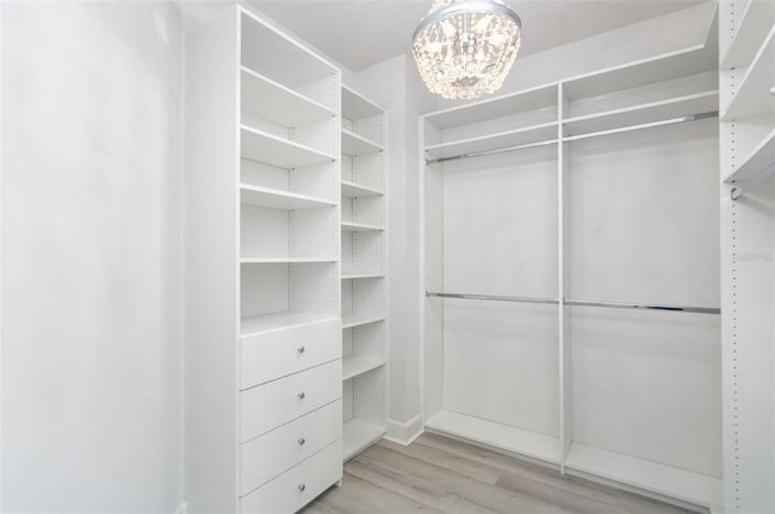 Image No.31-6 Bed House for sale