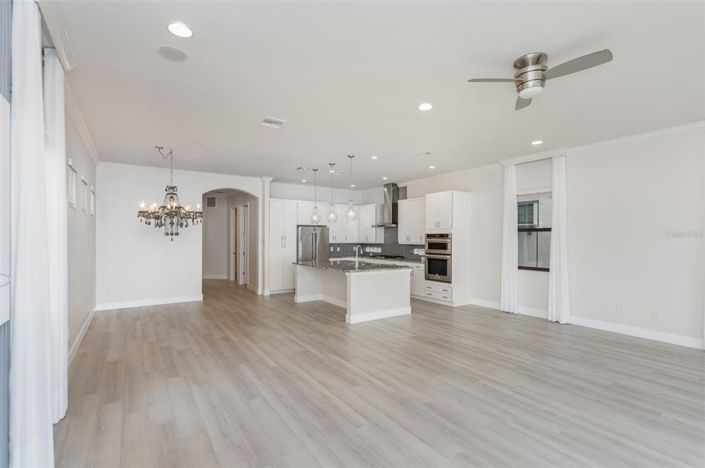 Image No.7-6 Bed House for sale