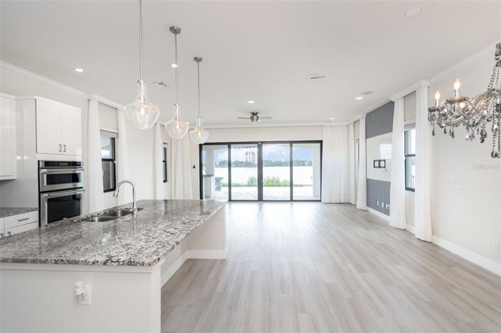 Image No.9-6 Bed House for sale