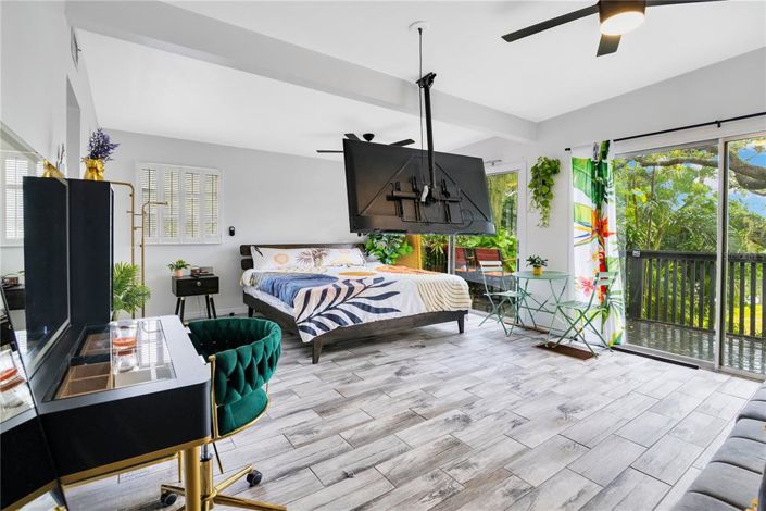 Image No.12-5 Bed House for sale