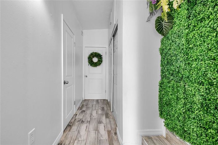 Image No.5-5 Bed House for sale