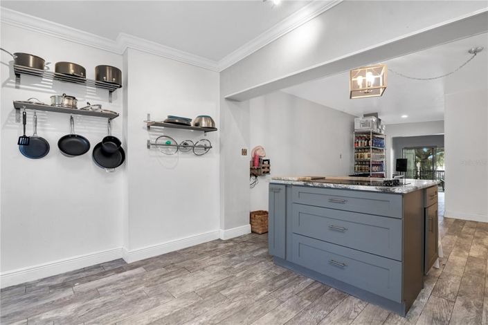 Image No.9-5 Bed House for sale