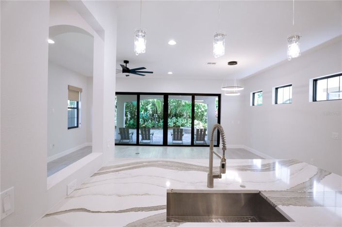 Image No.10-4 Bed House for sale