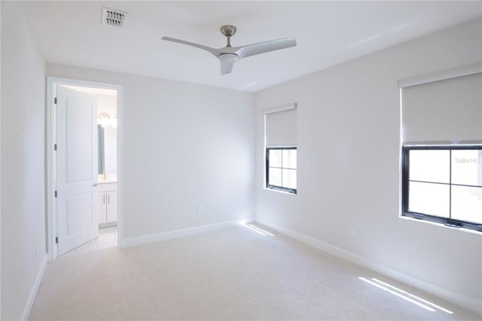 Image No.26-4 Bed House for sale