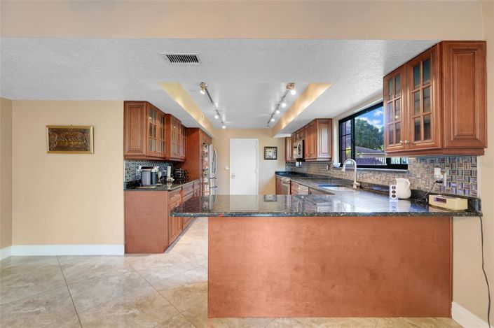 Image No.19-4 Bed House for sale