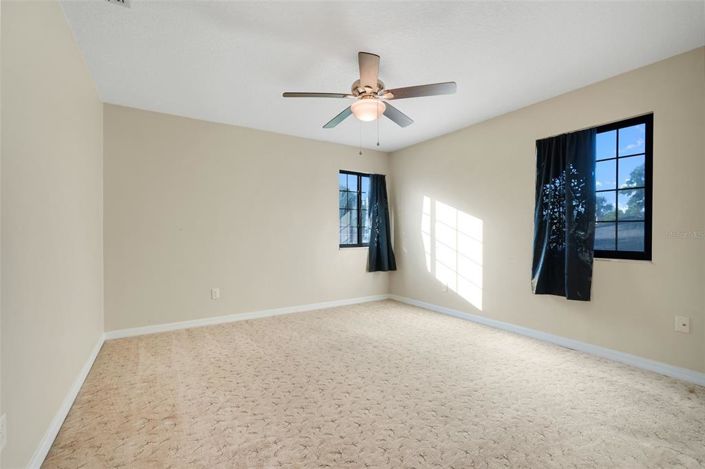 Image No.30-4 Bed House for sale