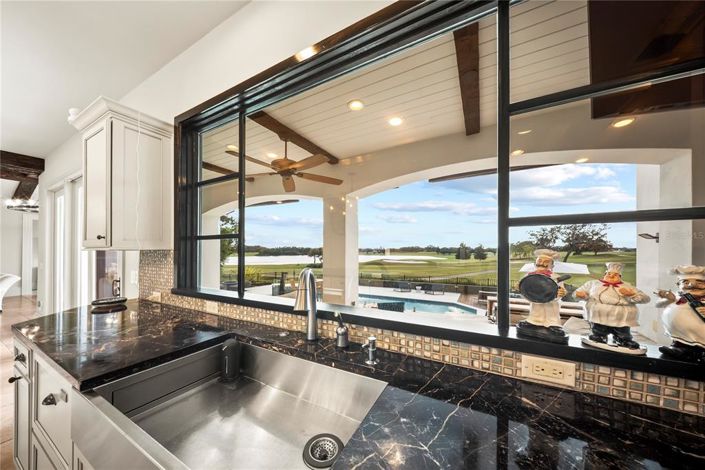 Image No.45-5 Bed House for sale