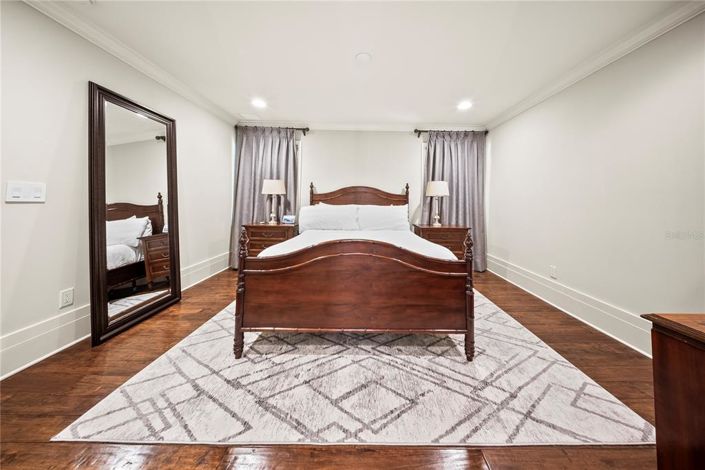 Image No.57-5 Bed House for sale