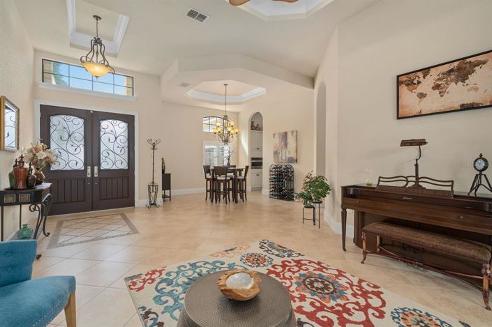 Image No.5-6 Bed House for sale