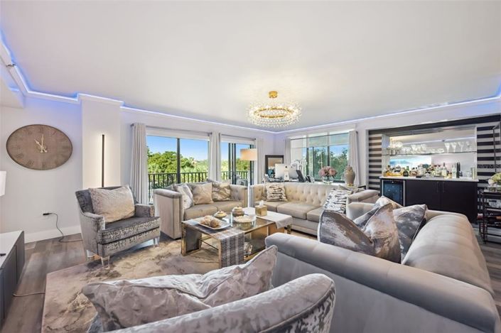 Image No.11-3 Bed Apartment for sale