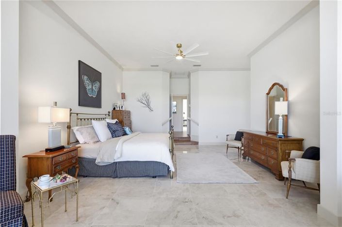 Image No.39-4 Bed House for sale