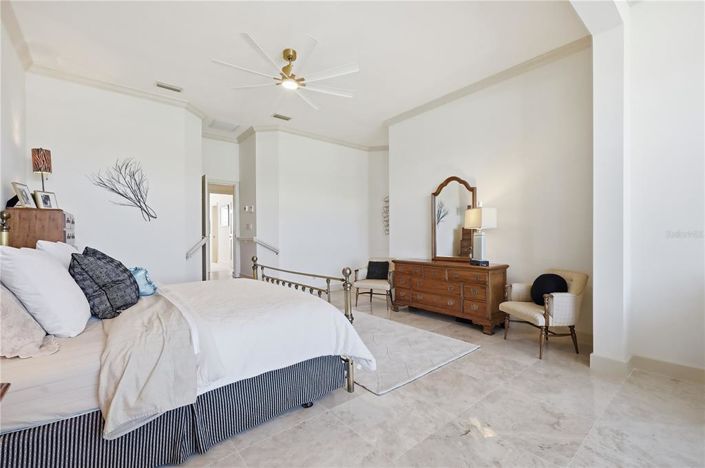 Image No.40-4 Bed House for sale