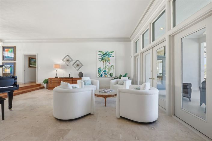 Image No.8-4 Bed House for sale