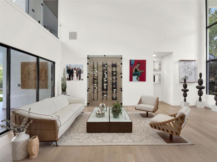 Image No.10-5 Bed House for sale