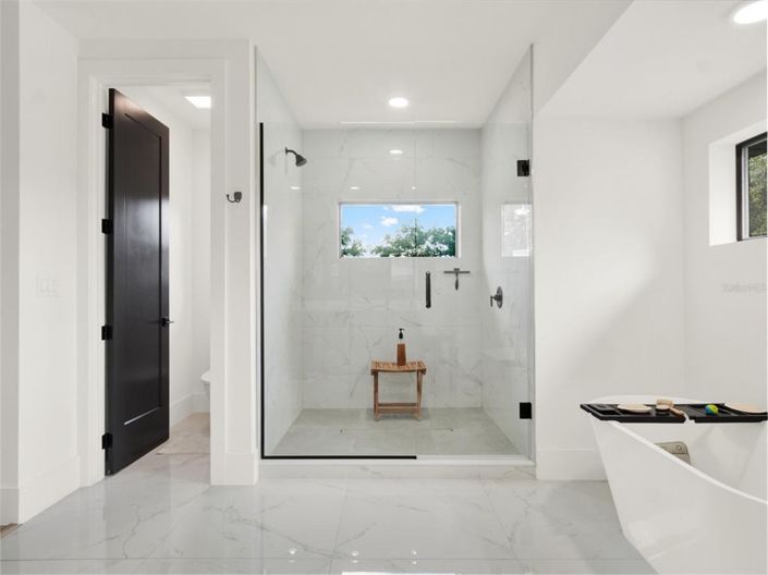 Image No.31-5 Bed House for sale