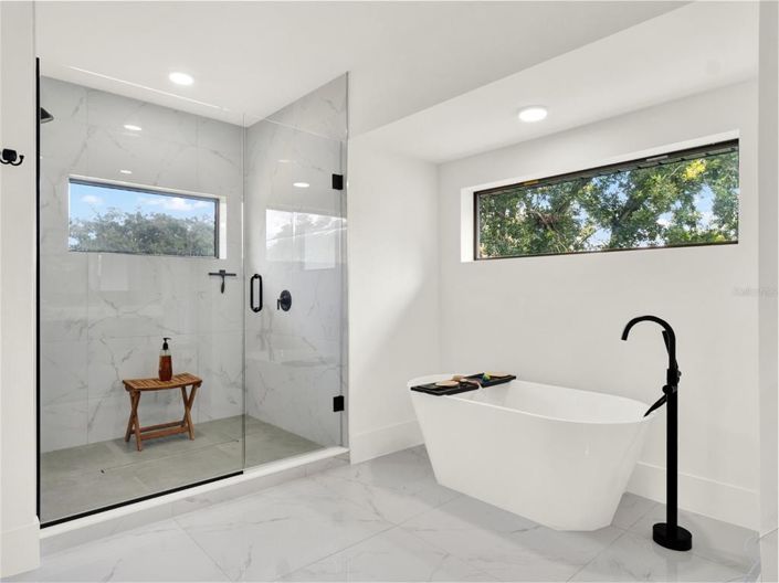 Image No.32-5 Bed House for sale