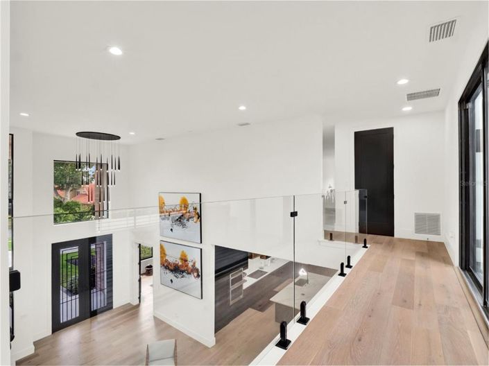 Image No.33-5 Bed House for sale