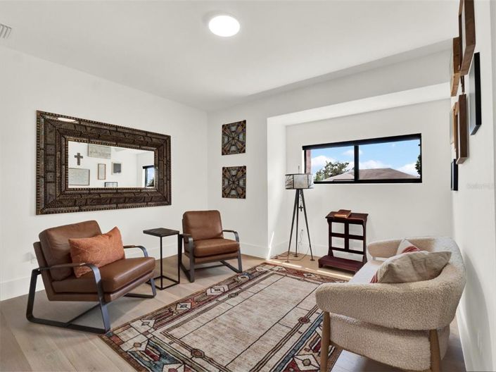 Image No.38-5 Bed House for sale