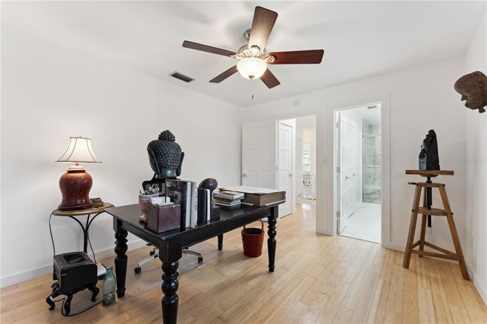 Image No.27-4 Bed House for sale