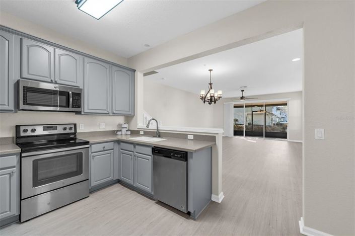 Image No.10-3 Bed Townhouse for sale