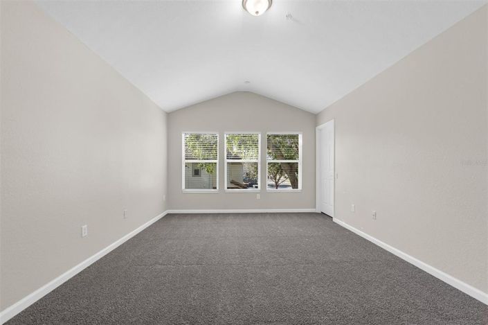 Image No.15-3 Bed Townhouse for sale