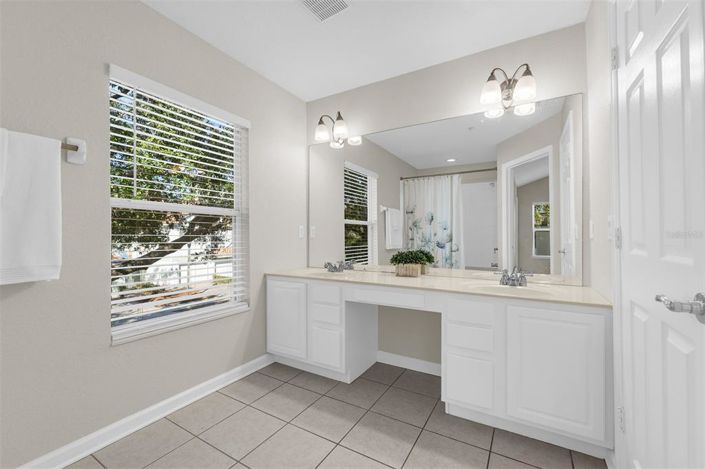 Image No.19-3 Bed Townhouse for sale