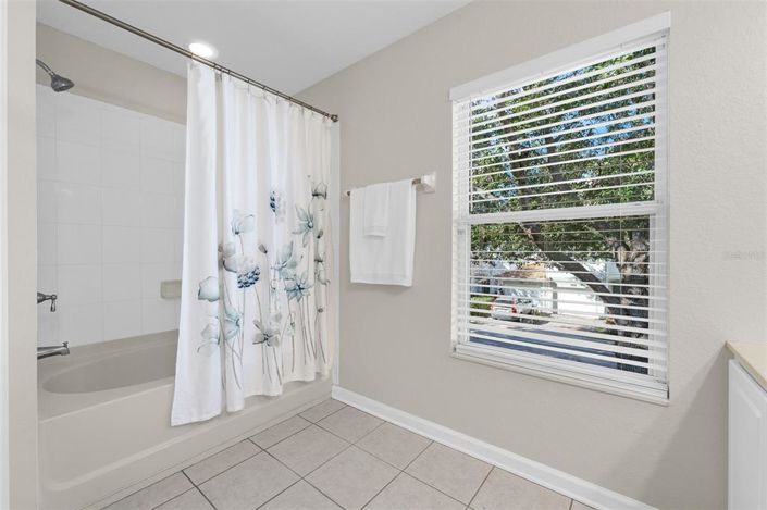 Image No.20-3 Bed Townhouse for sale