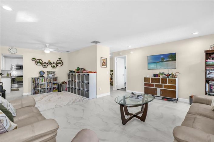 Image No.6-4 Bed House for sale