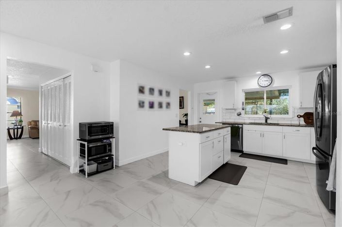 Image No.9-4 Bed House for sale