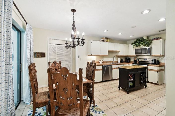 Image No.17-3 Bed House for sale