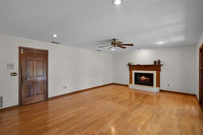 Image No.16-4 Bed House for sale