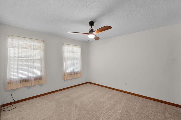 Image No.20-4 Bed House for sale