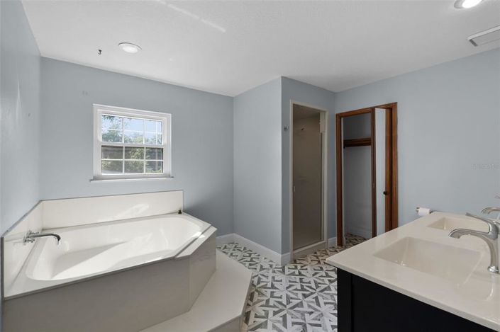 Image No.27-4 Bed House for sale