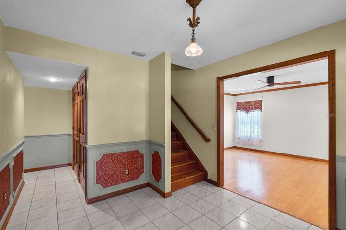 Image No.6-4 Bed House for sale