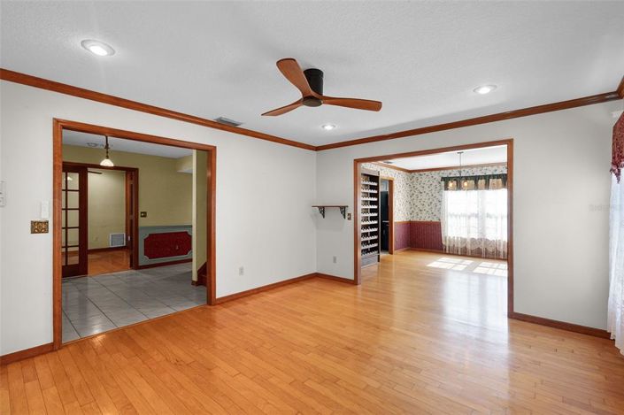 Image No.8-4 Bed House for sale