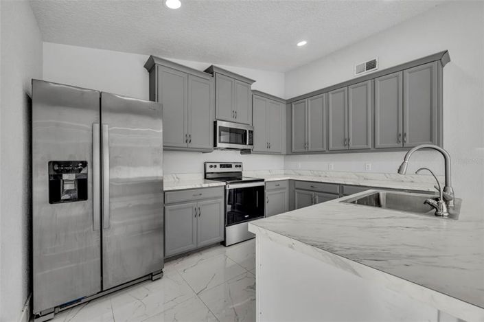 Image No.15-3 Bed House for sale