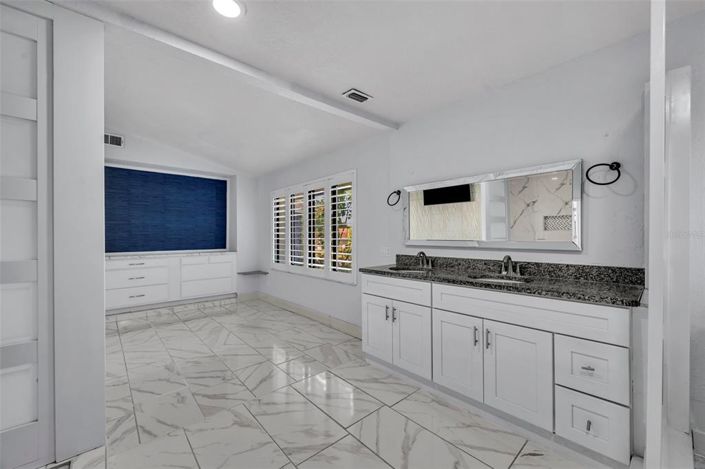 Image No.27-3 Bed House for sale