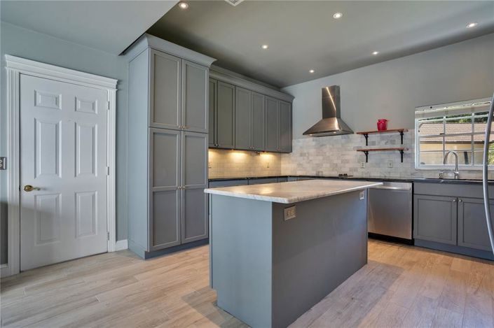 Image No.24-3 Bed House for sale