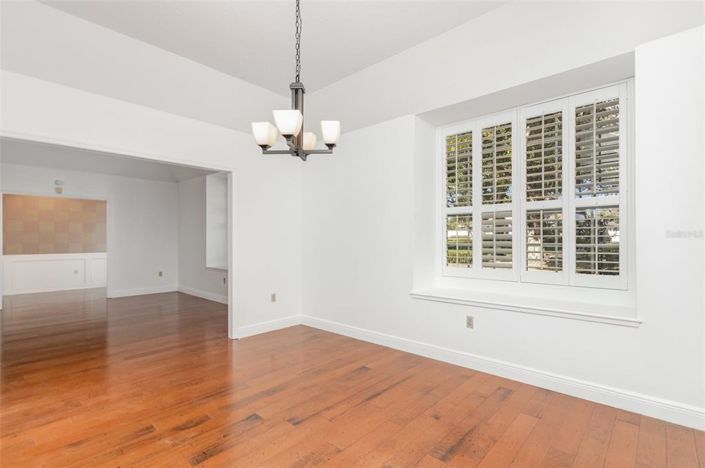 Image No.11-4 Bed House for sale