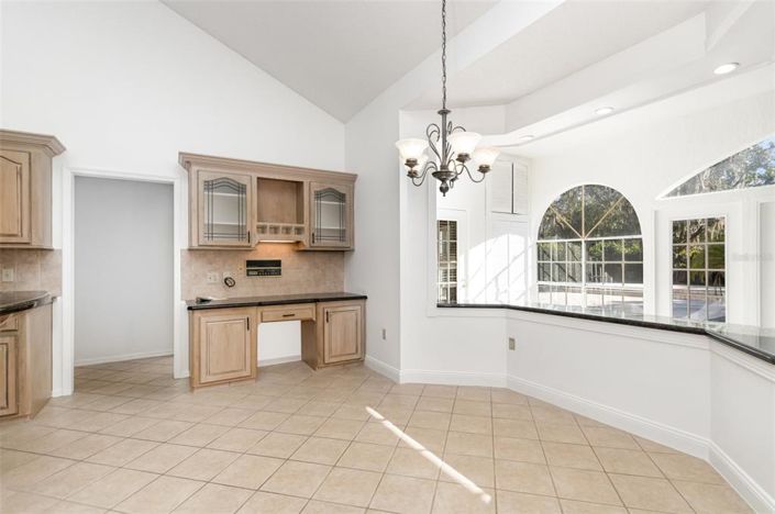 Image No.12-4 Bed House for sale